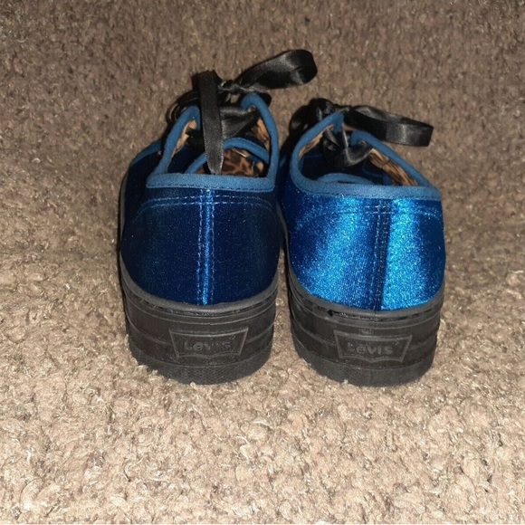 NWT — Blue Velvet Platform Sneakers — Levi’s - Picture 4 of 6